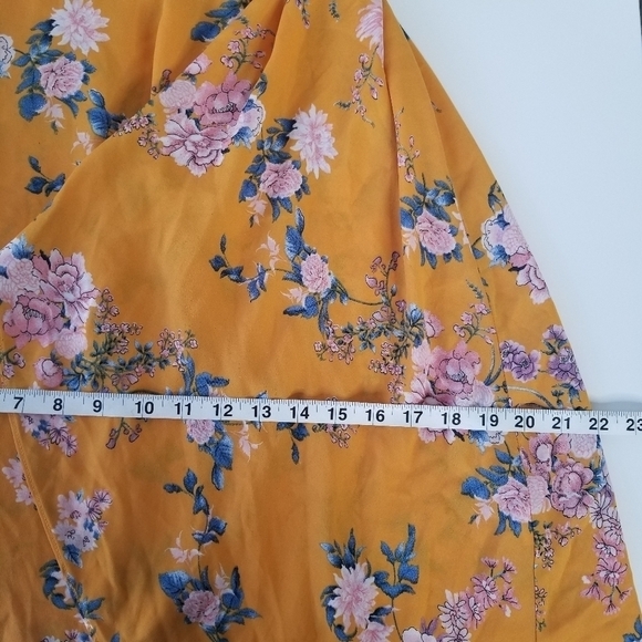 IRIS Yellow Floral Cold Shoulder Hi-Low Wrap Flowy Dress Flutter Sleeves M - Picture 5 of 16
